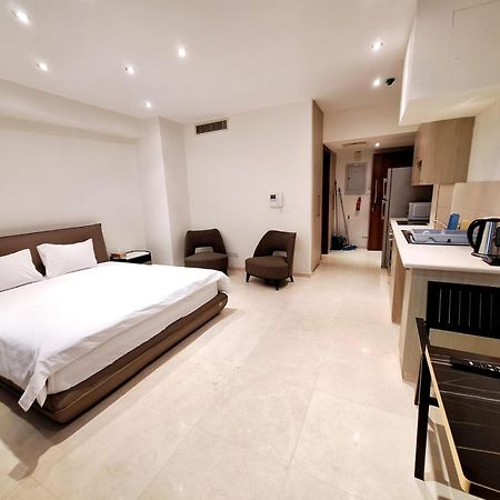 Aphrodite Plaza Larnaca Ngoại thất bức ảnh