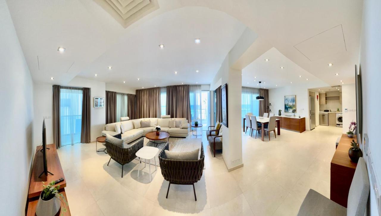 Aphrodite Plaza Larnaca Ngoại thất bức ảnh