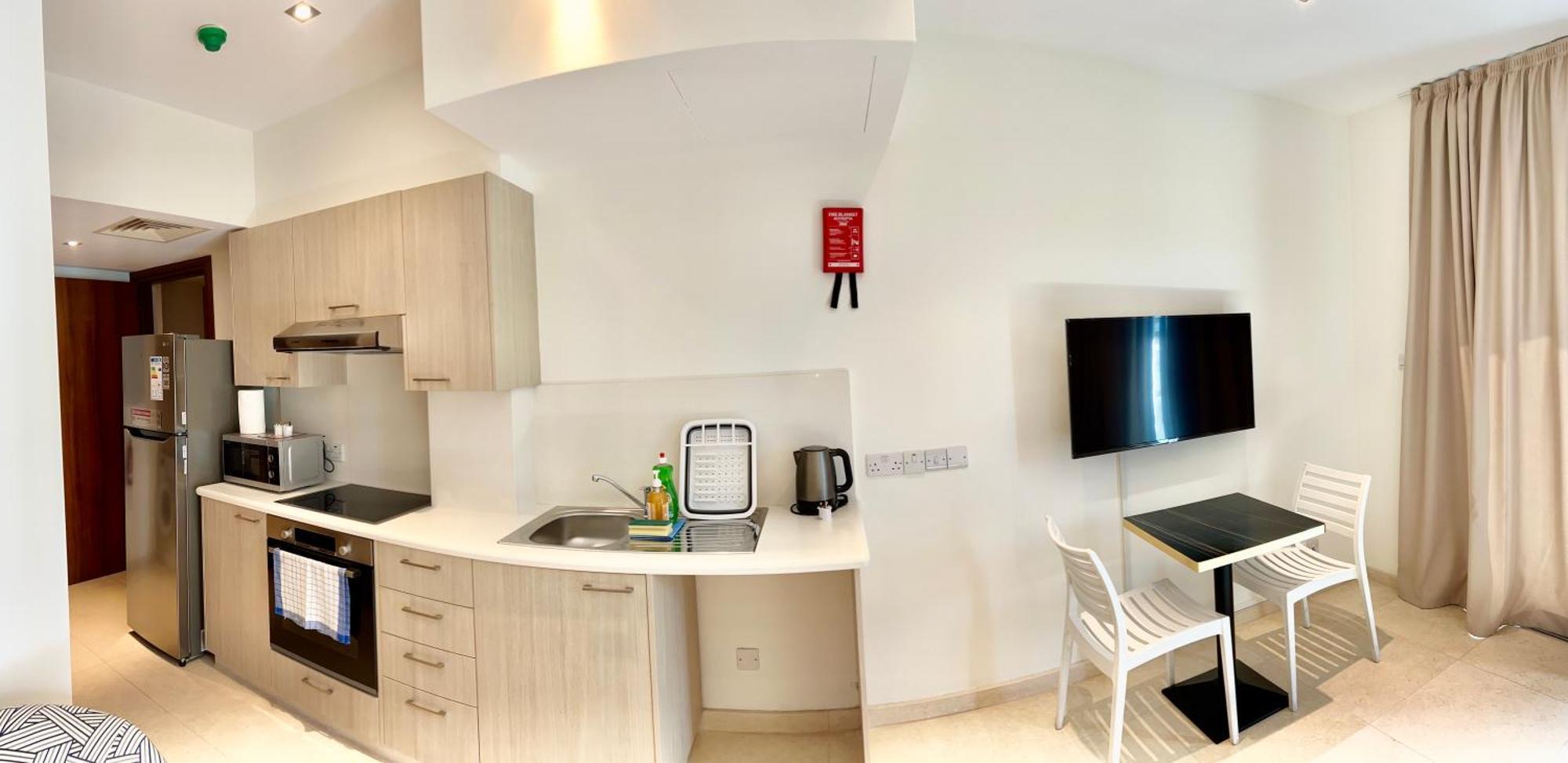 Aphrodite Plaza Larnaca Phòng bức ảnh