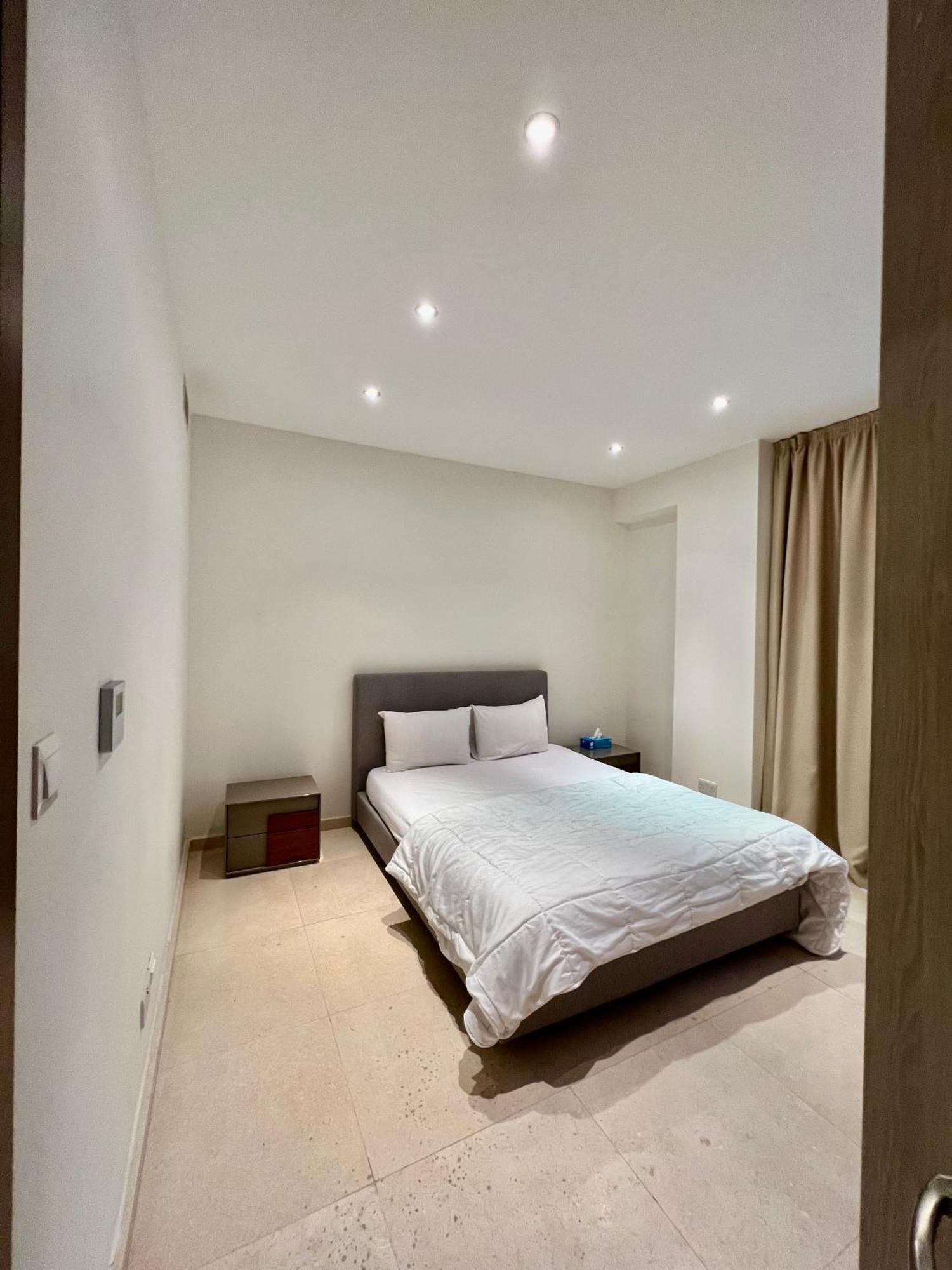 Aphrodite Plaza Larnaca Phòng bức ảnh