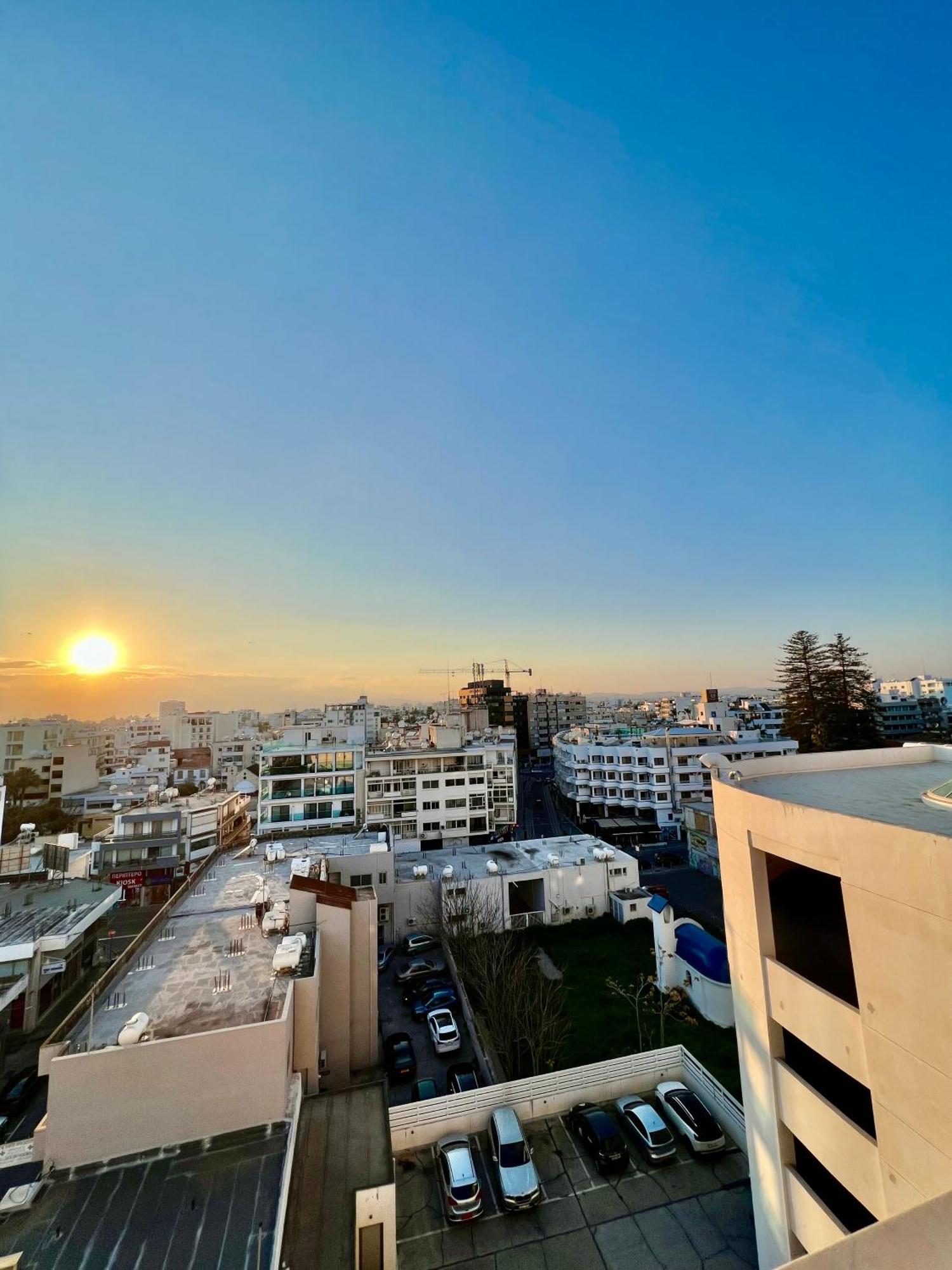 Aphrodite Plaza Larnaca Phòng bức ảnh