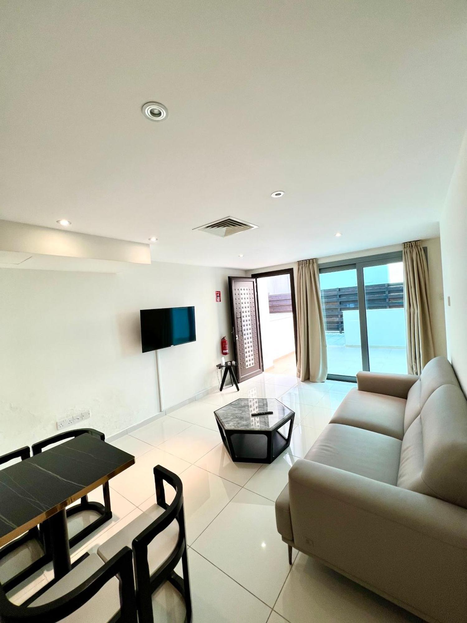 Aphrodite Plaza Larnaca Phòng bức ảnh