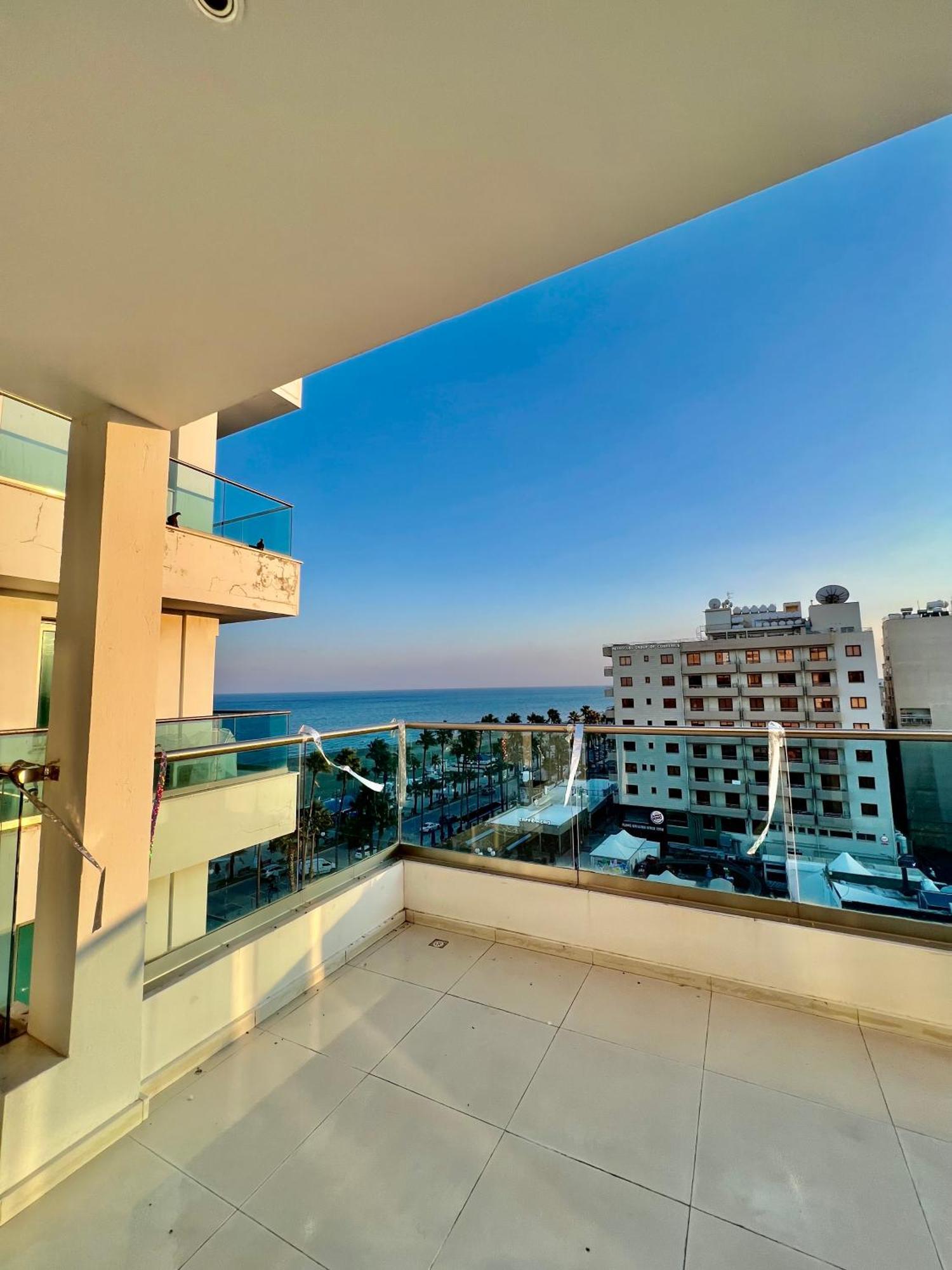 Aphrodite Plaza Larnaca Phòng bức ảnh