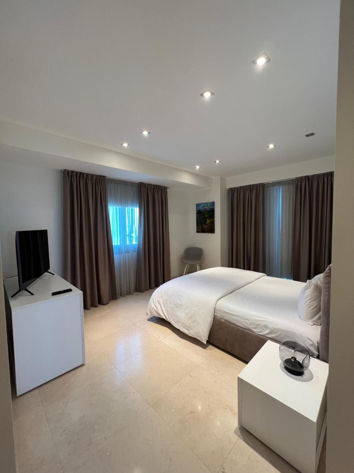 Aphrodite Plaza Larnaca Phòng bức ảnh