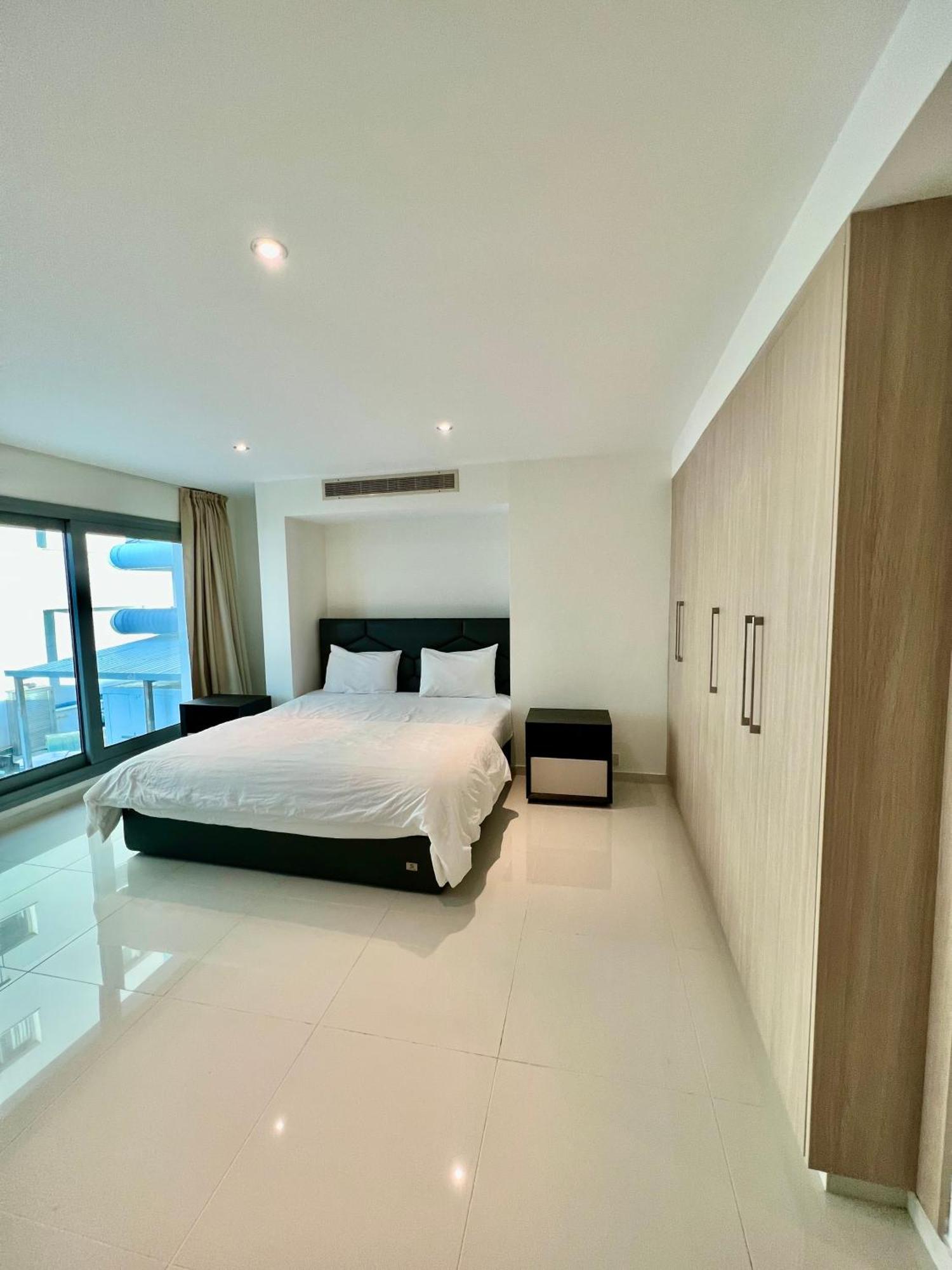 Aphrodite Plaza Larnaca Phòng bức ảnh