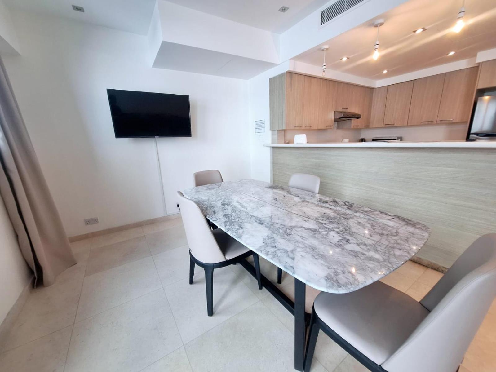 Aphrodite Plaza Larnaca Ngoại thất bức ảnh
