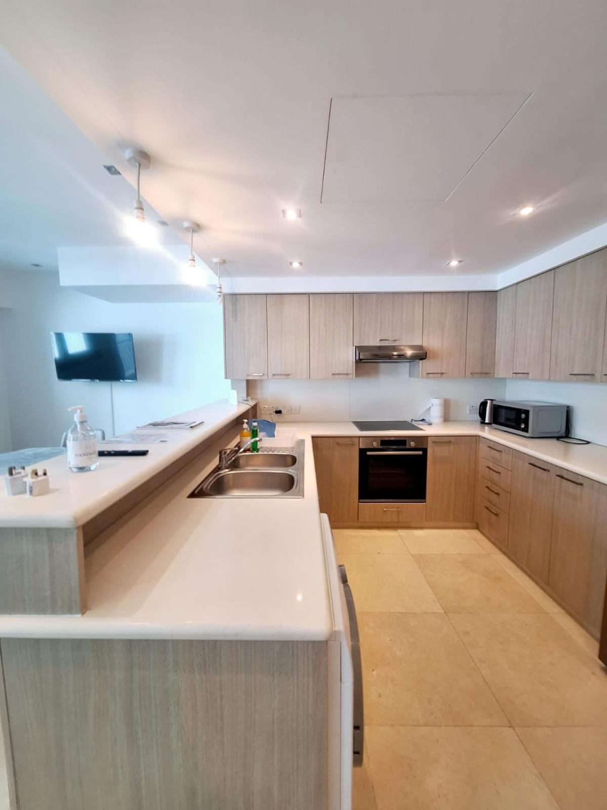 Aphrodite Plaza Larnaca Ngoại thất bức ảnh