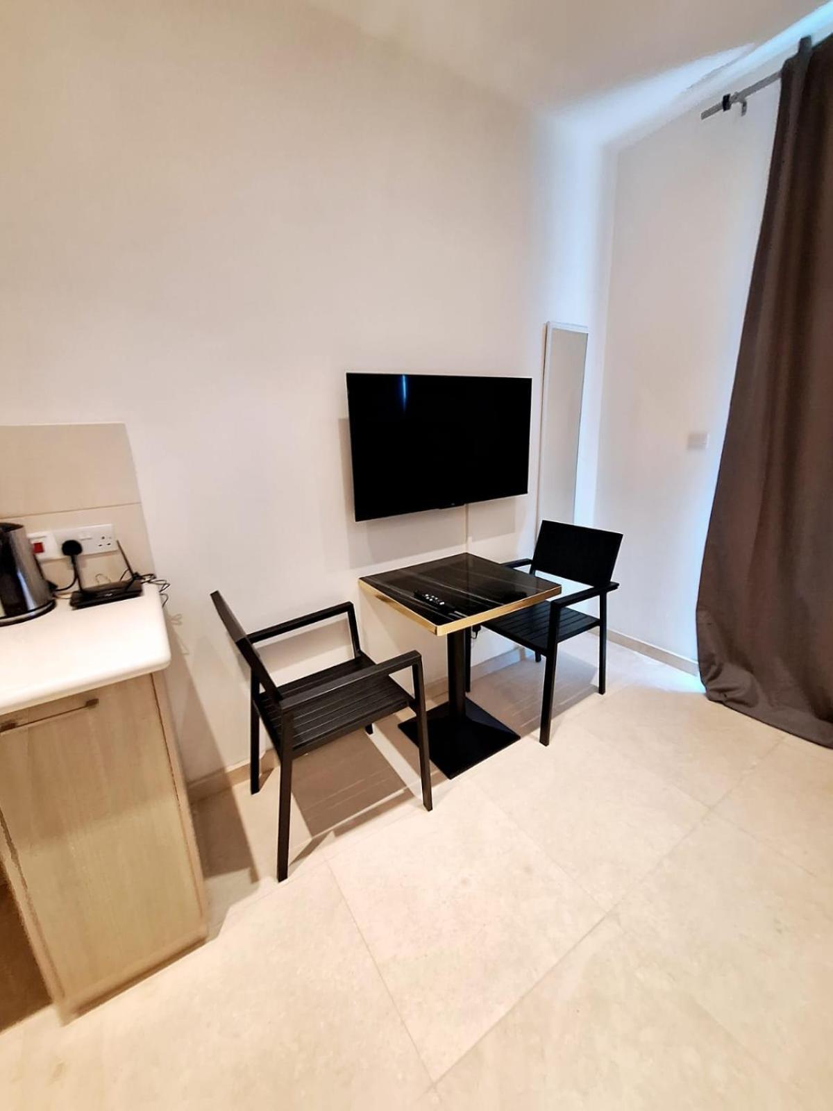 Aphrodite Plaza Larnaca Ngoại thất bức ảnh