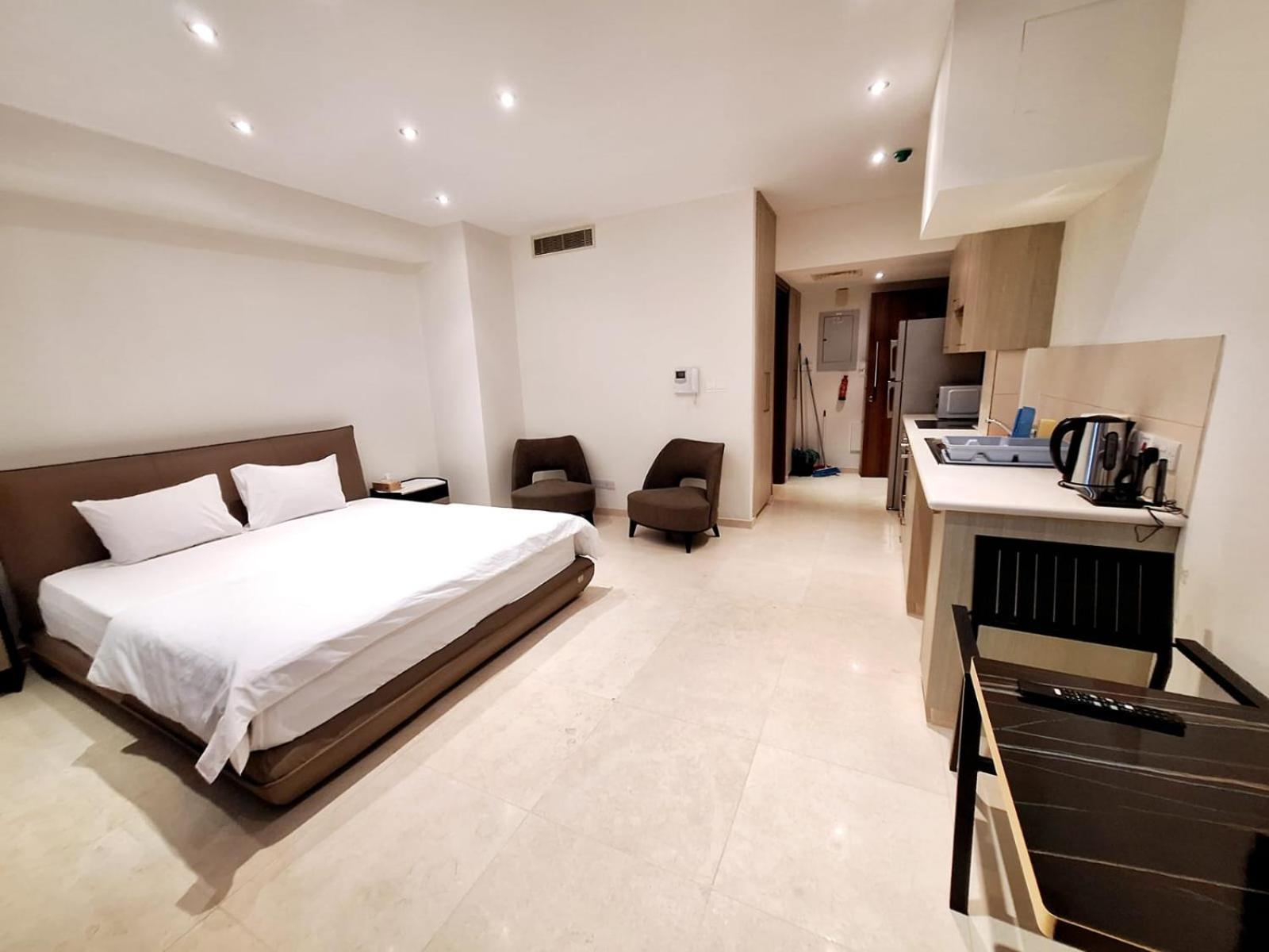 Aphrodite Plaza Larnaca Ngoại thất bức ảnh